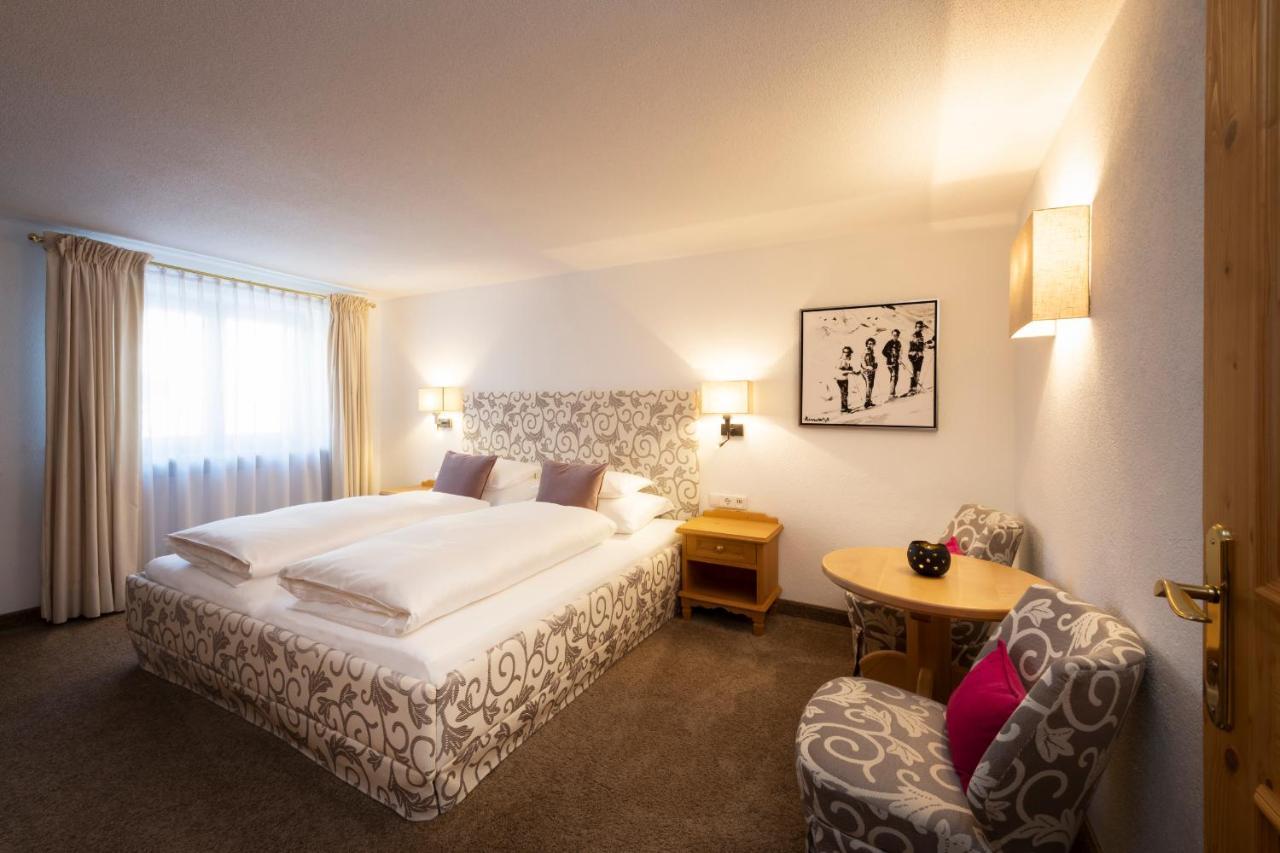 Hotel Garni Edelweiss レッヒ エクステリア 写真