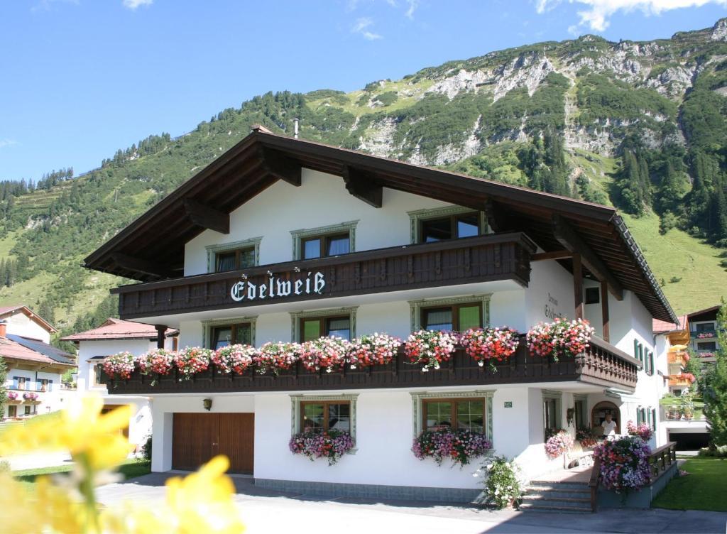 Hotel Garni Edelweiss レッヒ エクステリア 写真