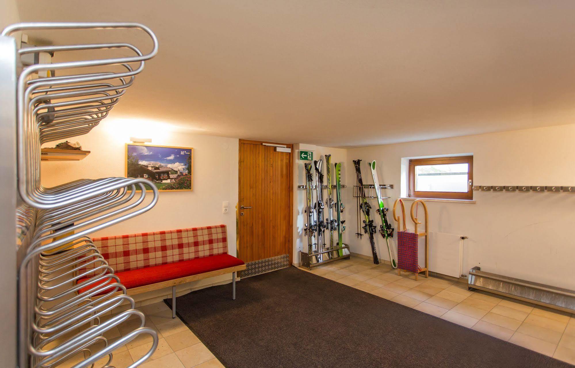 Hotel Garni Edelweiss レッヒ エクステリア 写真