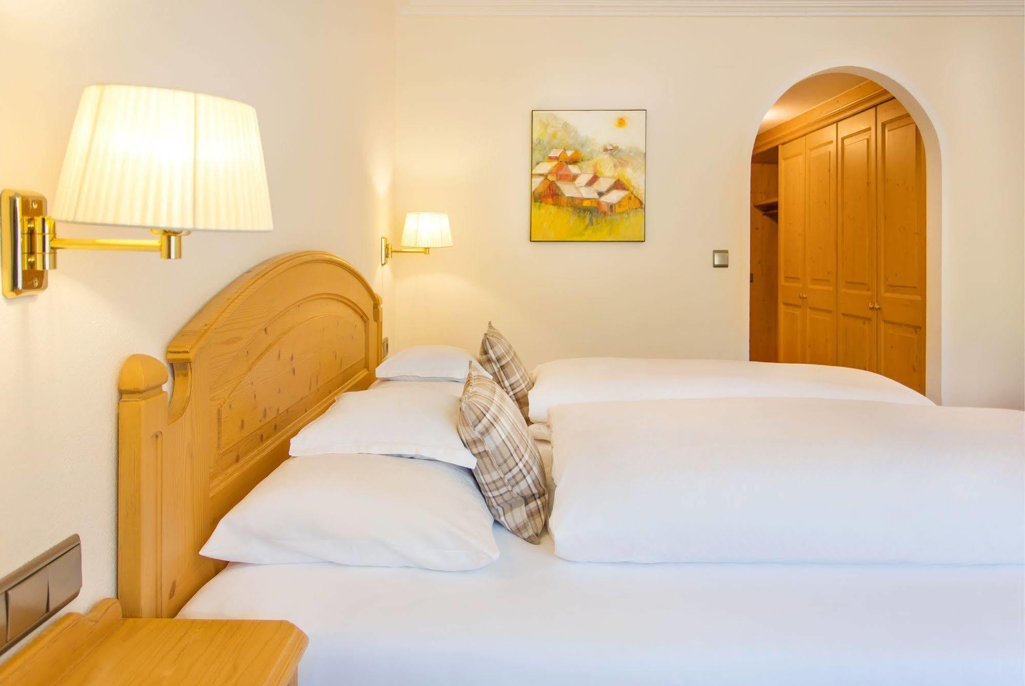 Hotel Garni Edelweiss レッヒ エクステリア 写真