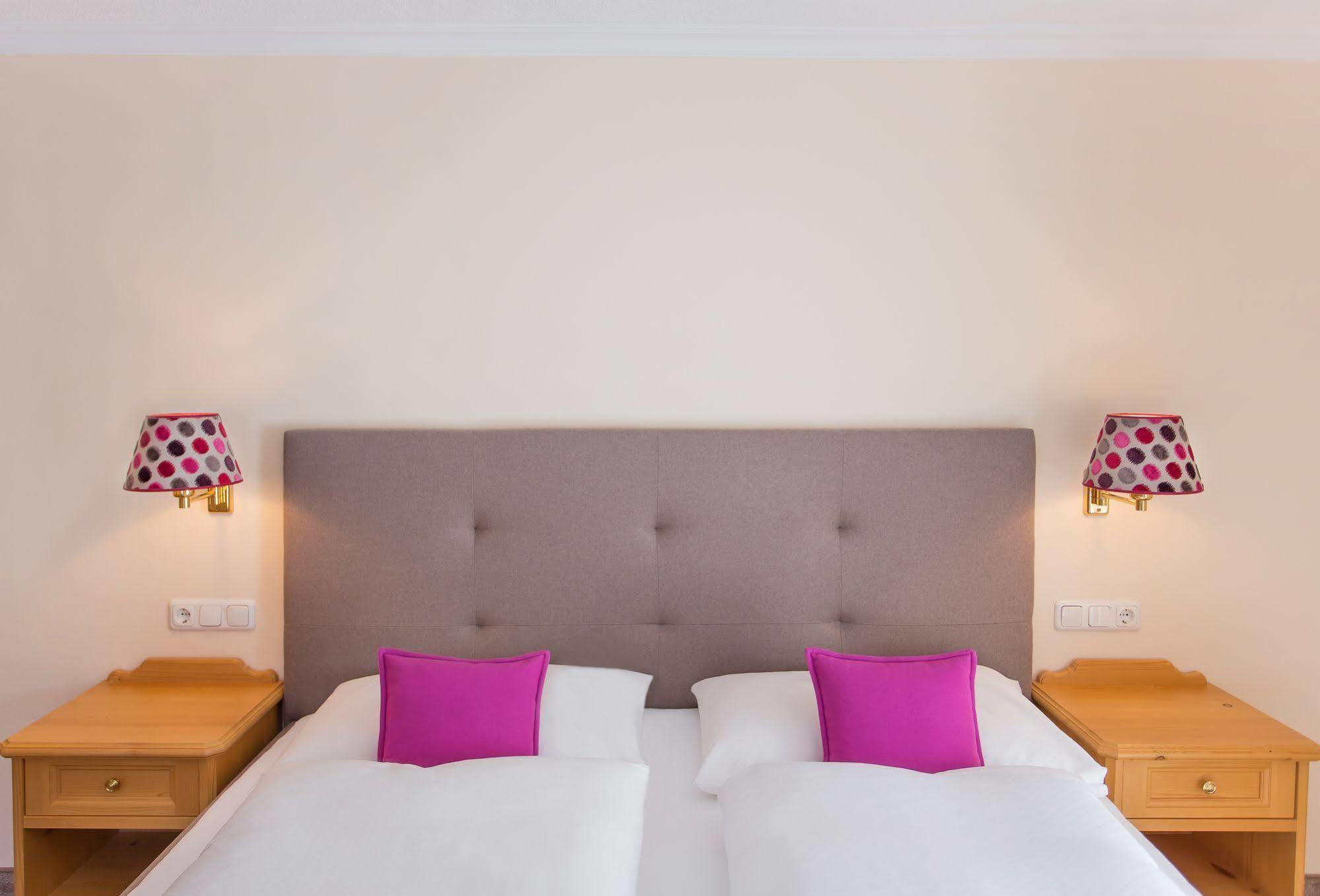 Hotel Garni Edelweiss レッヒ エクステリア 写真