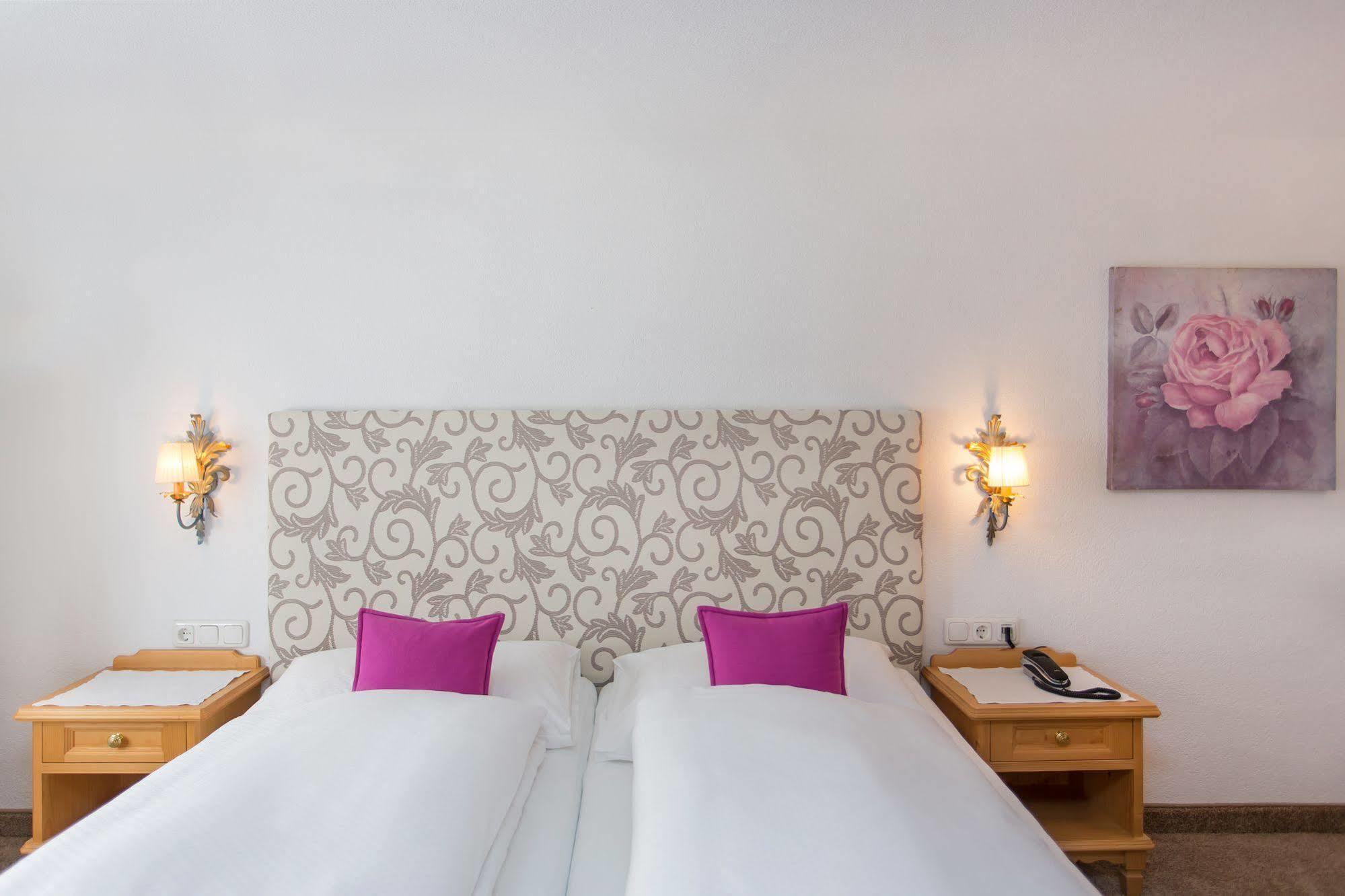 Hotel Garni Edelweiss レッヒ エクステリア 写真