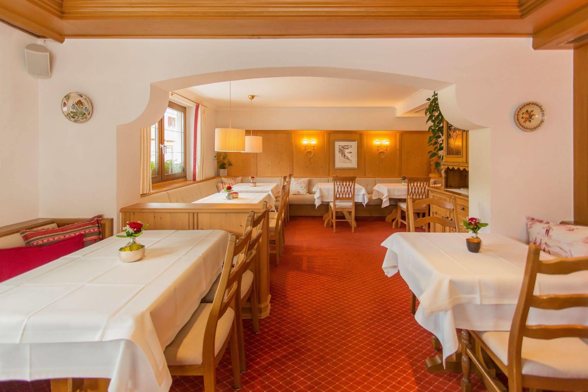 Hotel Garni Edelweiss レッヒ エクステリア 写真