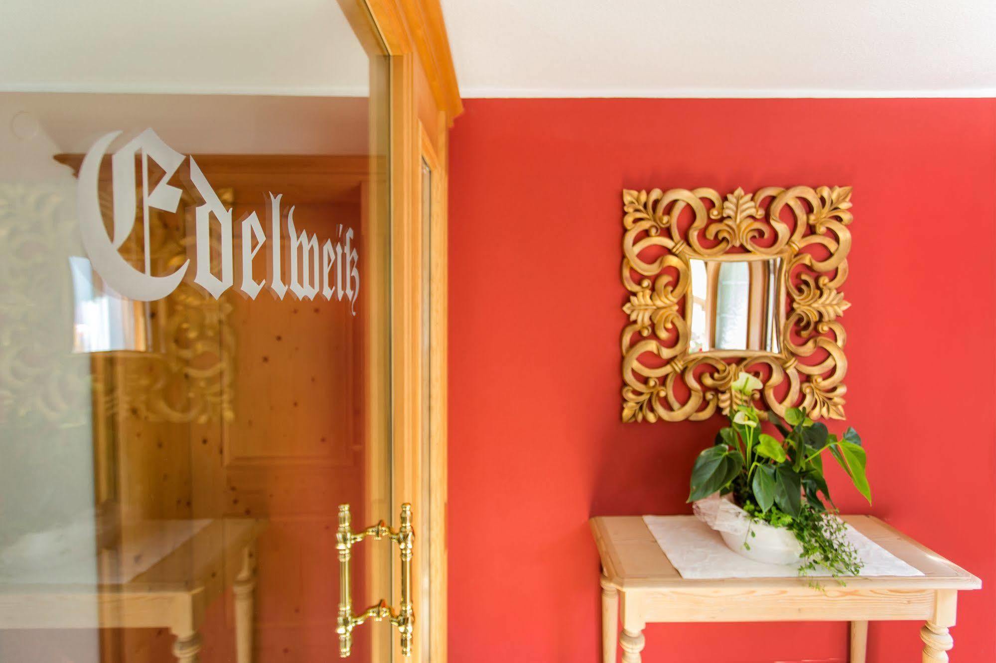Hotel Garni Edelweiss レッヒ エクステリア 写真